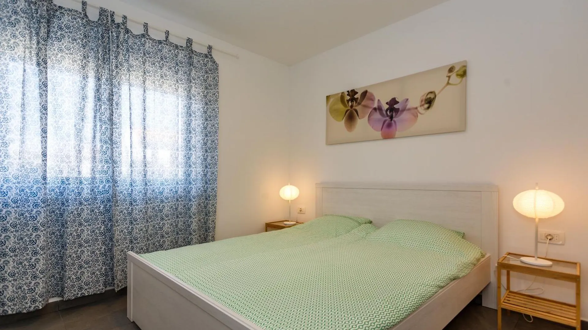 Golden Island Apartments 2 Krk Town 0*,